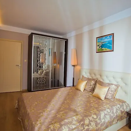 מלון דירות Harmony Palace 4*